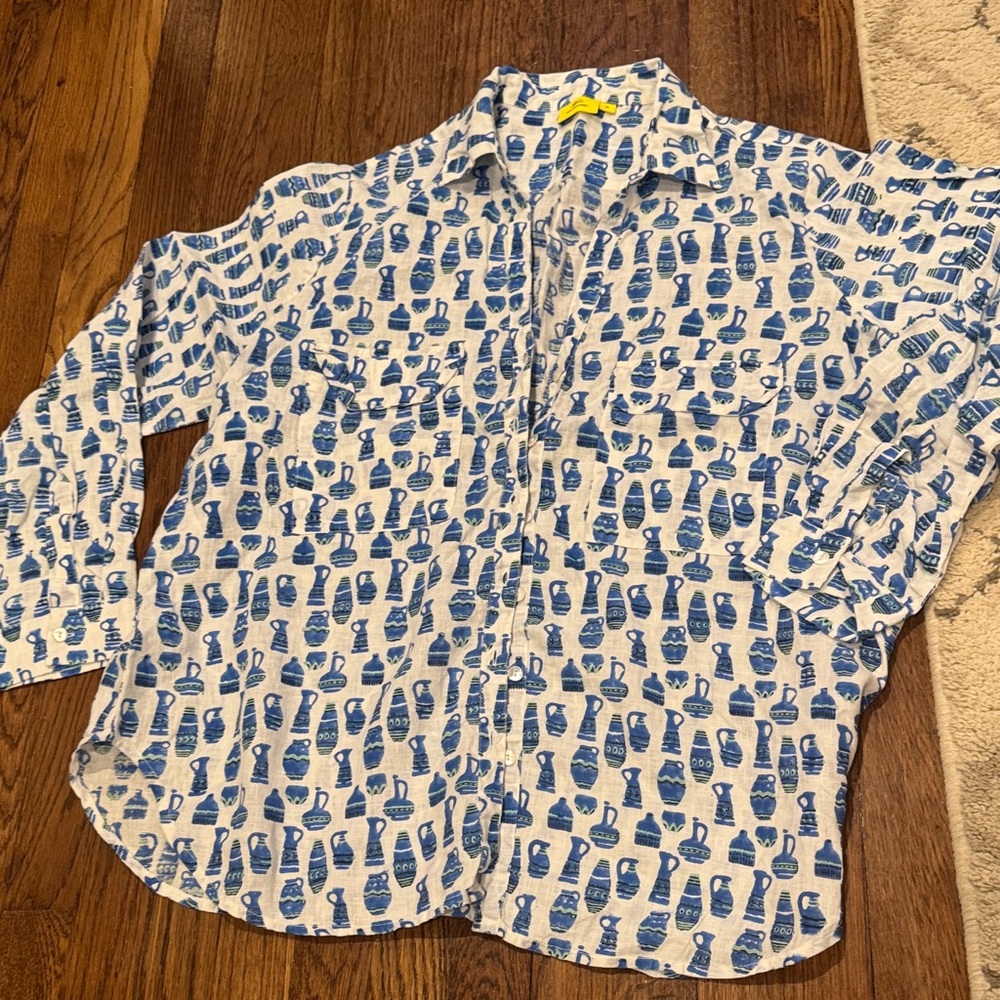 Roller Rabbit Blue and White Jug Print Shirt